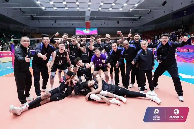 欧冠对决：拜仁慕尼黑 VS 巴黎圣日耳曼